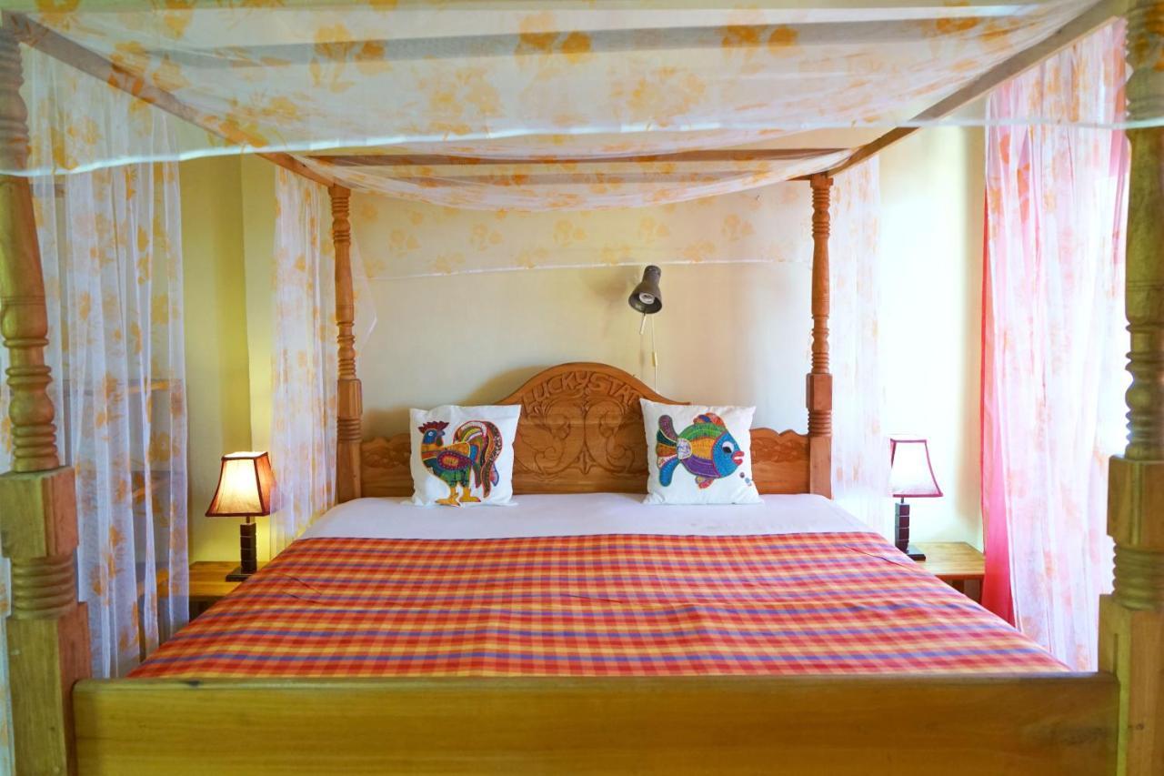 Villa Lucky Star Тангале Екстериор снимка