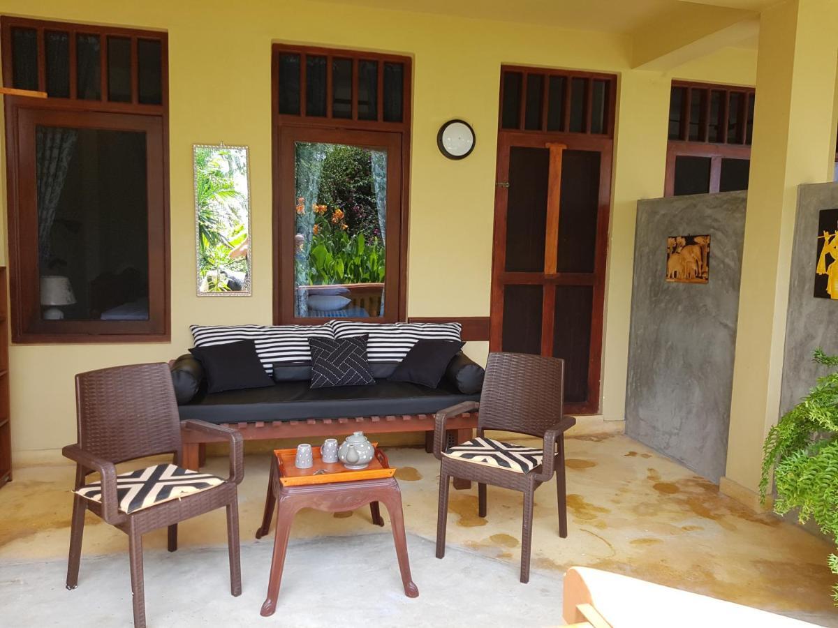 Villa Lucky Star Тангале Екстериор снимка